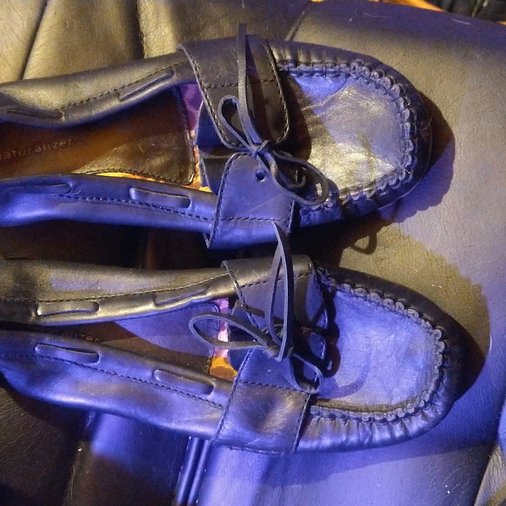 Naturalizer size 7 black leather